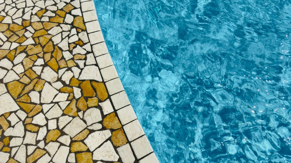 Beat the Heat: Free Vegas Pools 2026